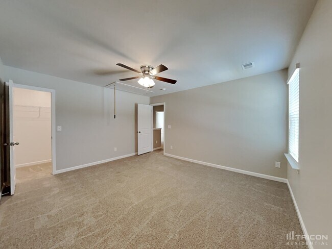 Building Photo - 2020 Longshadow St