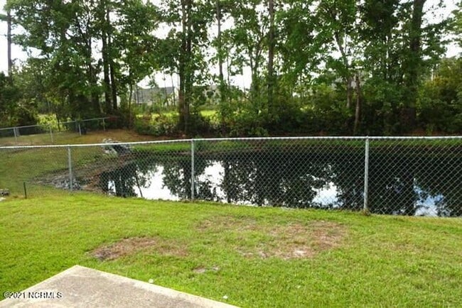 Building Photo - Silver Creek Village | 2 Bed, 2 Bath | Mon...