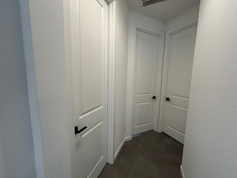 Building Photo - 21357 E Macaw Dr