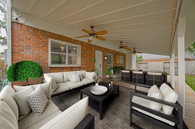 Building Photo - 5615 Haven Point Dr
