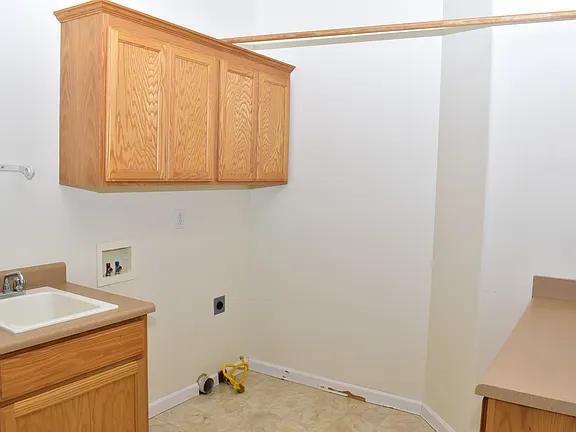 Building Photo - 2914 Farmington Ave