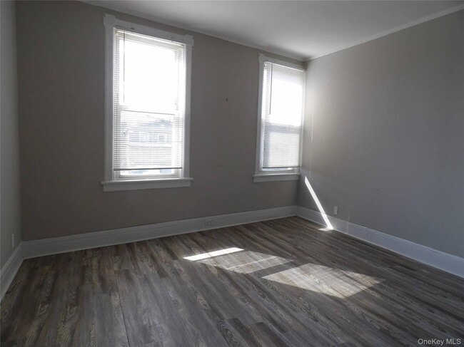 Building Photo - 170 N Wellwood Ave