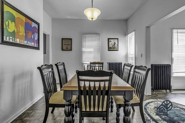 Building Photo - Furnished 2-Bedroom Second-Floor Apartment Near Elmwood Village