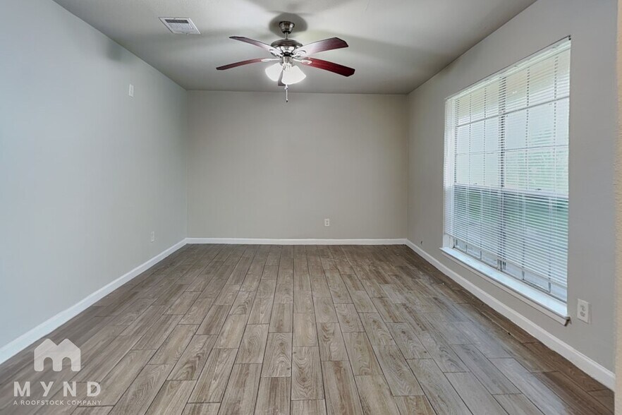 Building Photo - 4523 Bayou Vista Dr