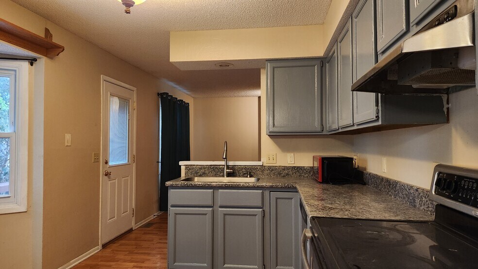 Building Photo - 1209 58th St