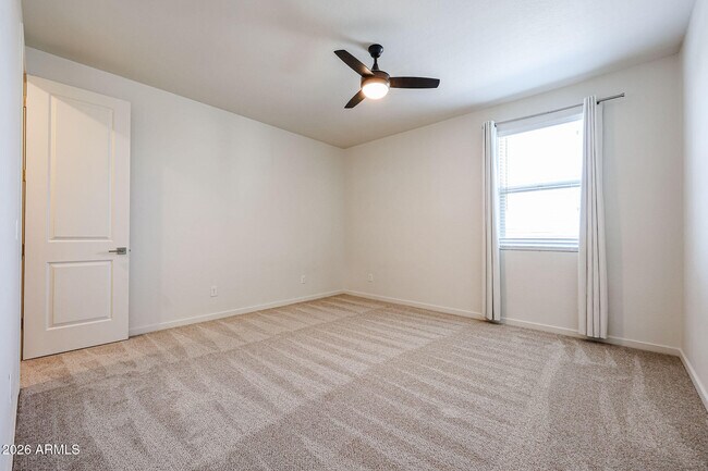 Building Photo - 14090 W Old Oak Ln