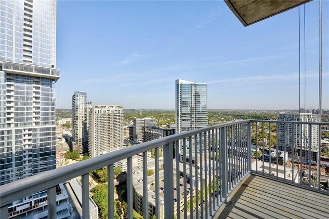 Building Photo - 360 Nueces St