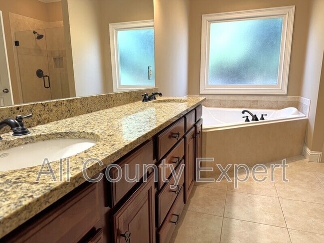 Building Photo - 1520 Vassar Ave