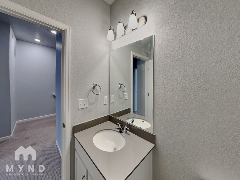 Building Photo - 7025 Cumbria Ct