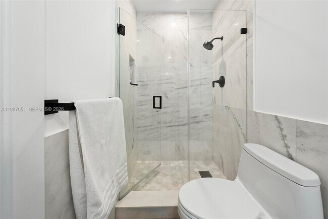 Building Photo - 424 Alamanda Dr