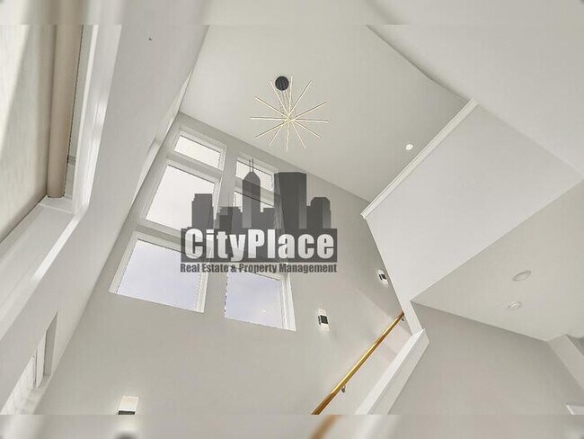 Building Photo - 2008 Yandes St