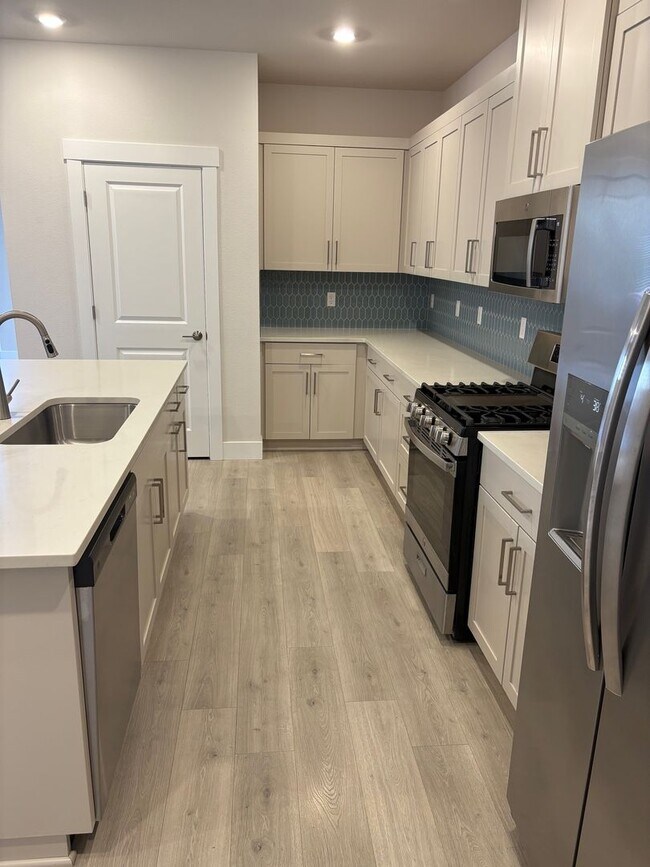 Building Photo - Beautiful Four-Bedroom Home in Wilsonville...