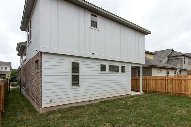 Building Photo - 3240 E Whitestone Blvd