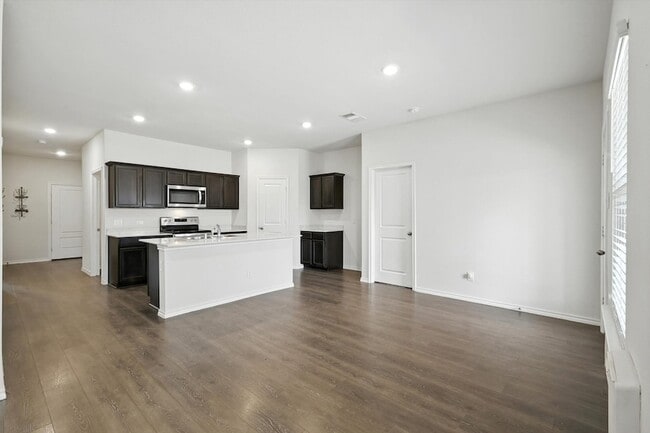 Building Photo - 11112 W Pond Dr