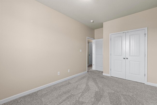 Building Photo - *50% FIRST MONTH RENT* Townhouse For Rent!