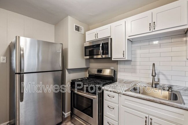 Building Photo - 10 Juno Dr