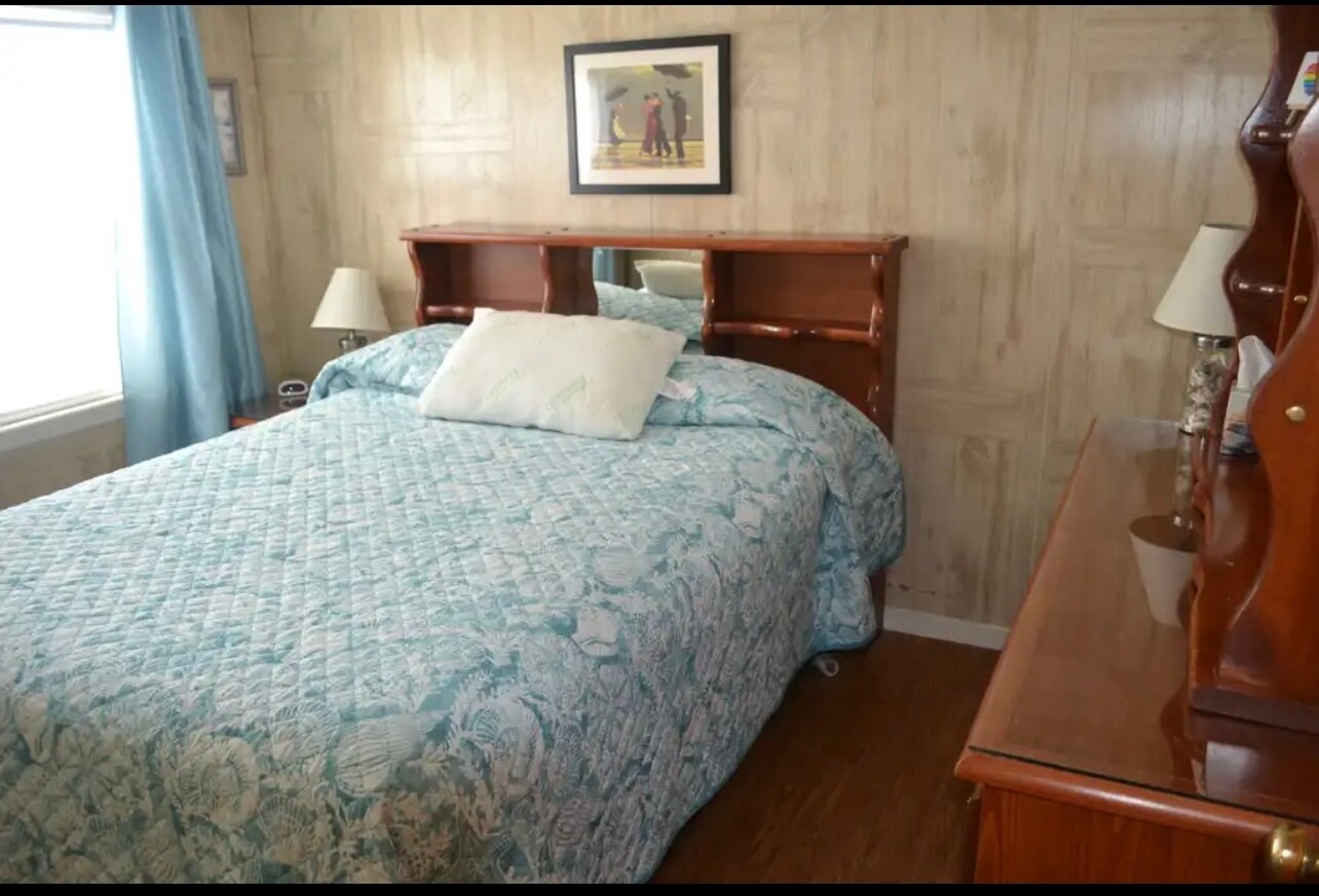 Building Photo - 147 Franklin St