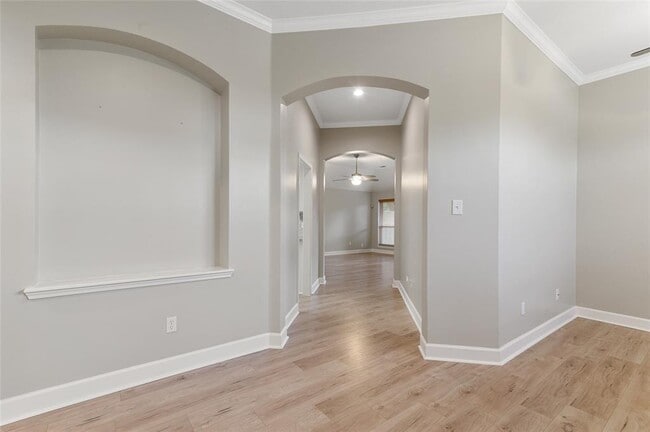 Building Photo - 10335 Emerald Oaks Dr