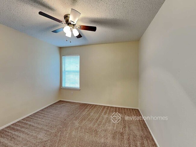 Building Photo - 2703 Magnolia Ln