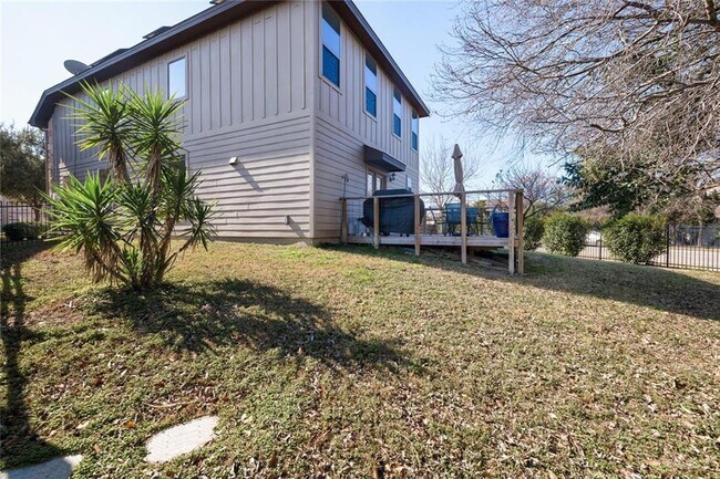 Building Photo - 2101 Rivers Edge Way