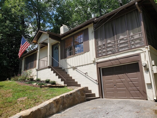 Building Photo - 829 Texas Ave