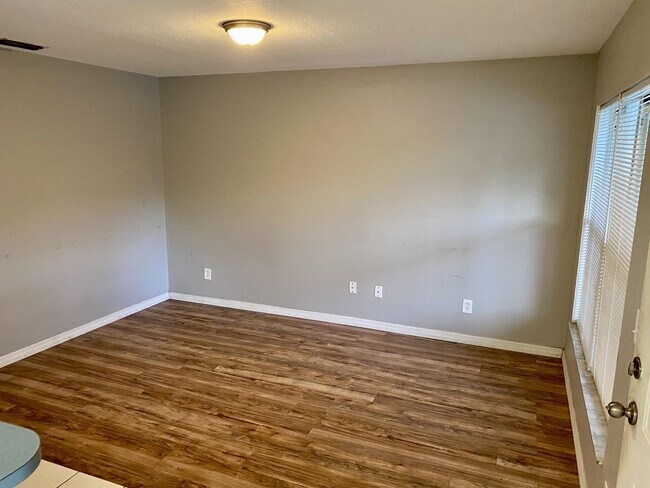 Building Photo - 491 10th St