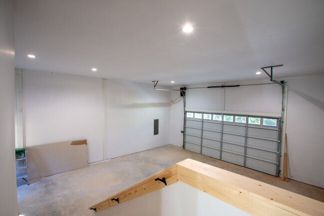 Building Photo - 1342 Carter Rd