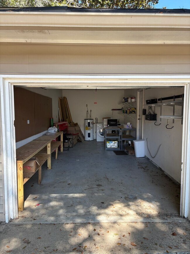 Building Photo - Charming 2-Bedroom, 2-Bath Home in the Hea...