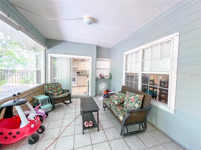 Building Photo - 4332 NW 34th Dr