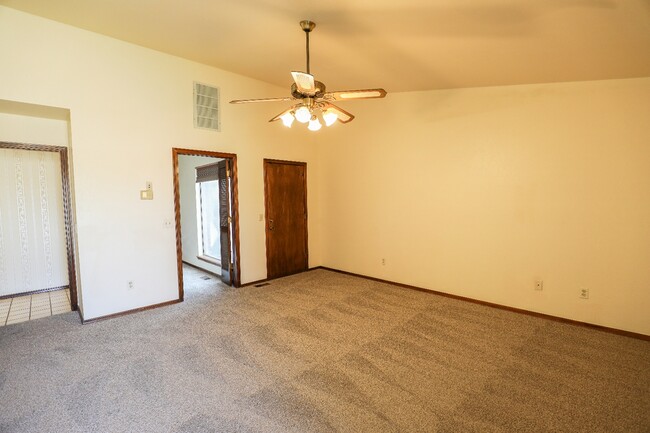 Building Photo - 1321 Harding Ave