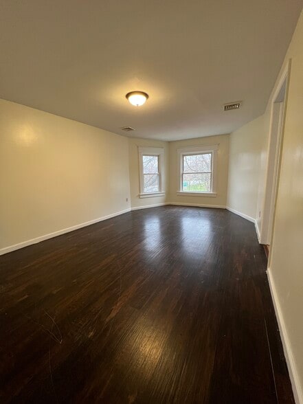 Building Photo - 421 NY-146