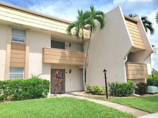 Primary Photo - 1080 Bal Harbor Blvd