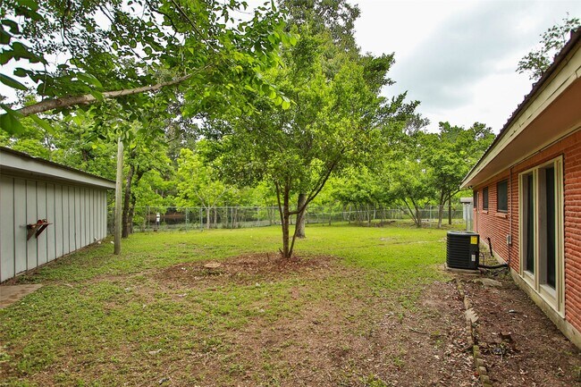 Building Photo - 30115 Misty Meadow Dr
