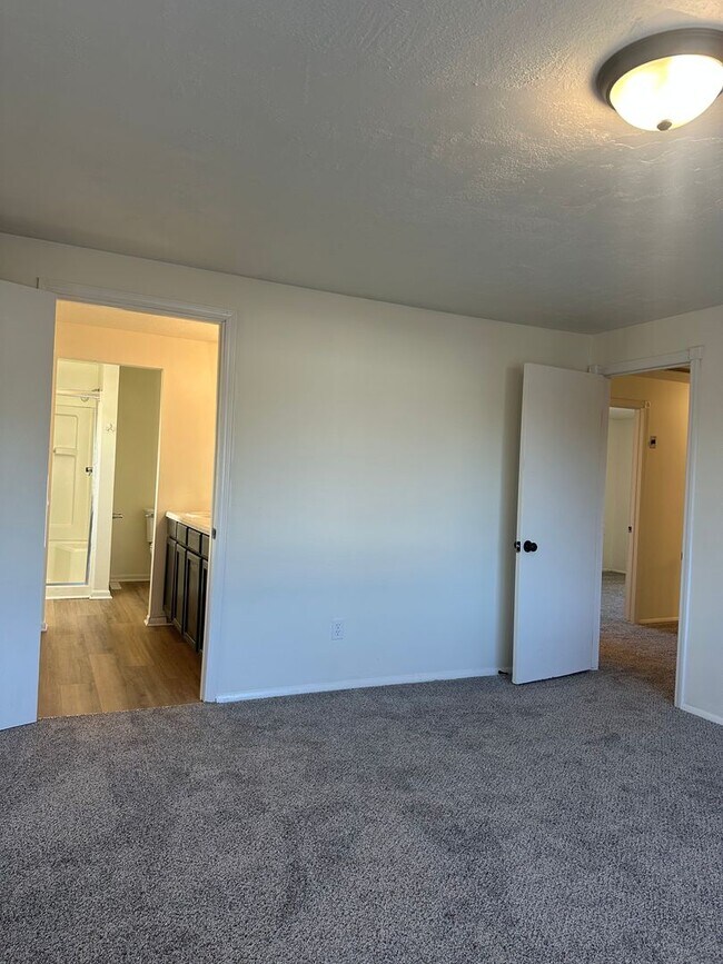 Building Photo - Welcome to this beautiful 4-bedroom, 2.5-b...
