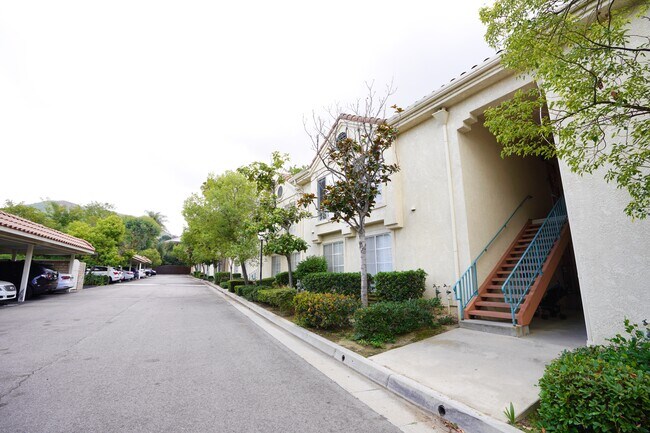 Building Photo - 4201 Las Virgenes Rd