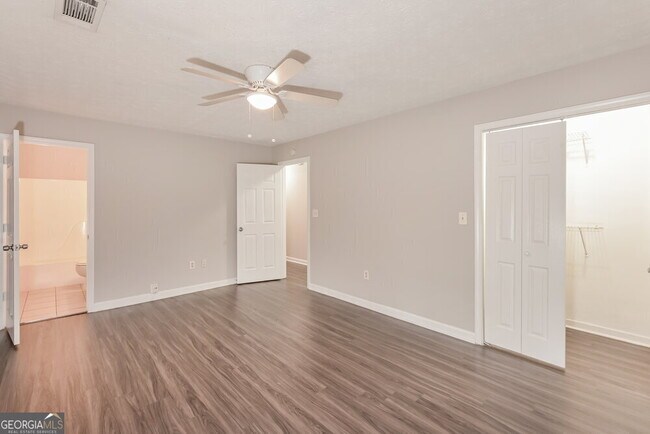 Building Photo - 3296 Goldenchain Dr