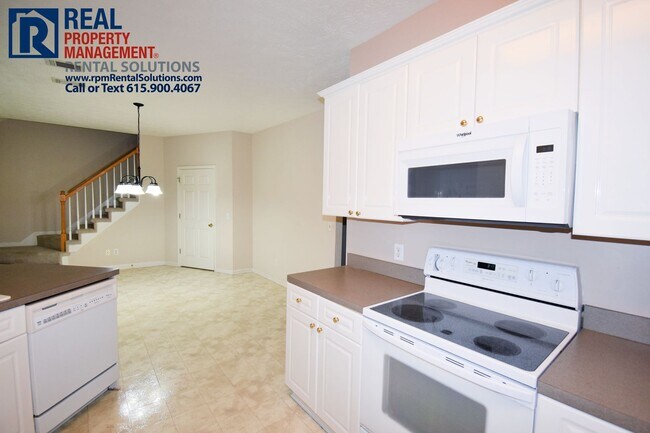 Building Photo - Adorable brick home in a great neighborhood! Huge bonus room and 2 car garage!