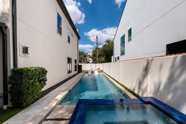 Building Photo - 1409 Indiana St