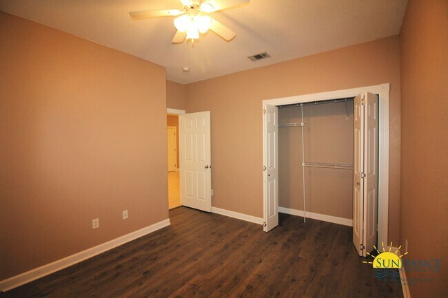 Building Photo - Great 2 Bedroom Unit in Fort Walton
