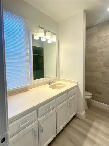 Building Photo - 307 E Mitchell St