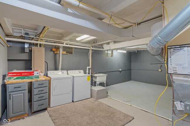 Building Photo - 6380 Hazelwood Ave