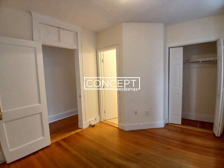 Building Photo - 15 Barrows St