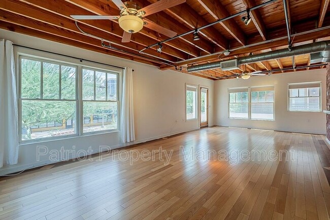 Building Photo - 304 W Roosevelt St