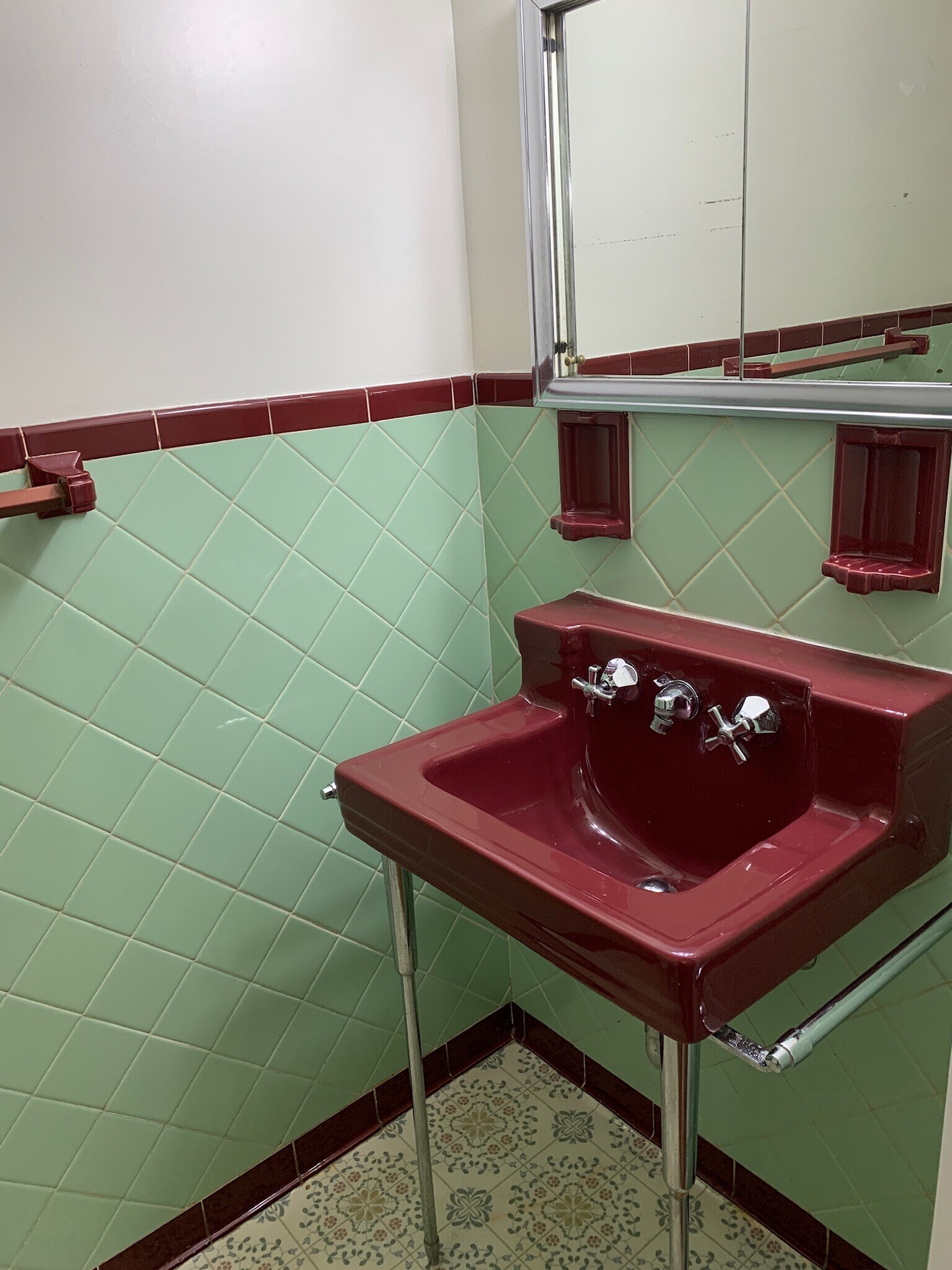 Half Bath - 916 Portland St