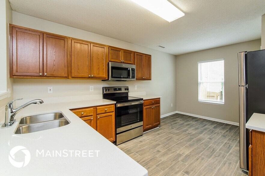 Building Photo - 2436 Ferdinand Dr