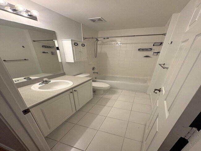 Building Photo - 2000 NW 99th Way