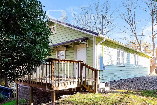 Building Photo - Lease today! No extra charge for contentment and relaxation!