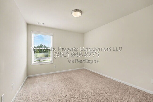 Building Photo - 3912 Townes Blvd