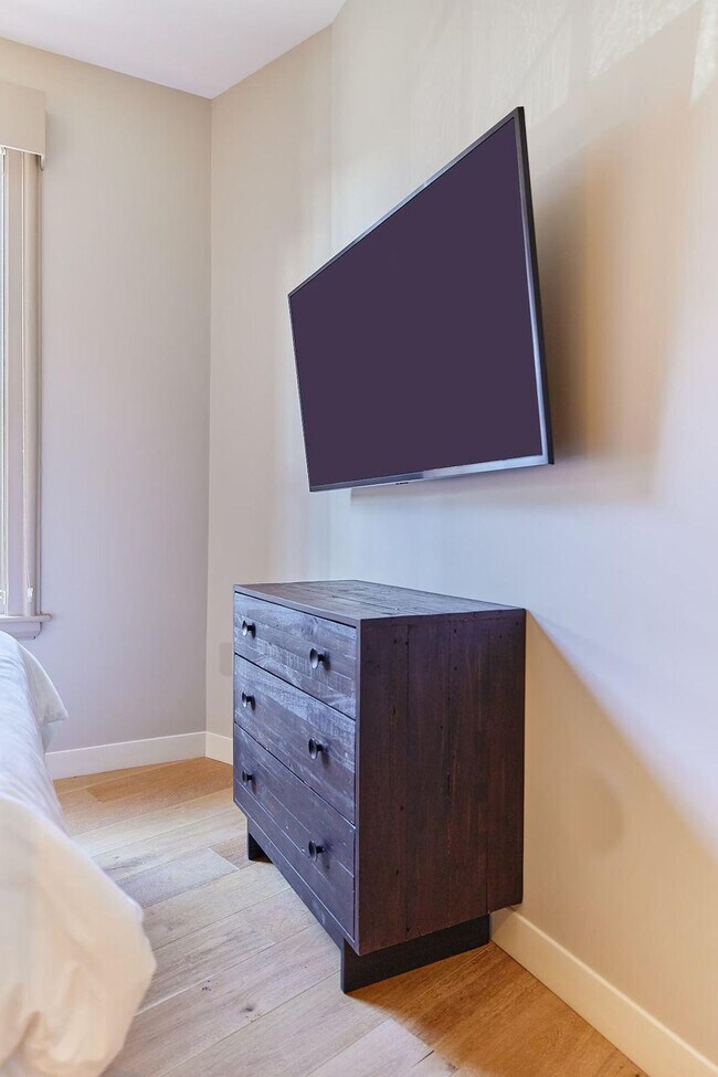 Building Photo - 121 Middle St