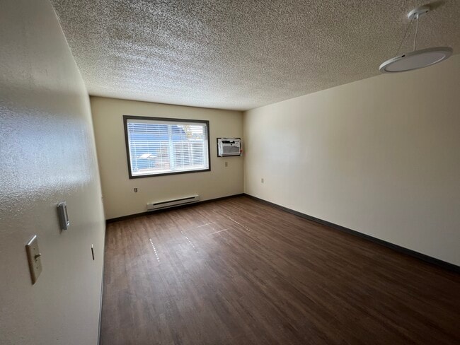 Building Photo - 117 Maine St